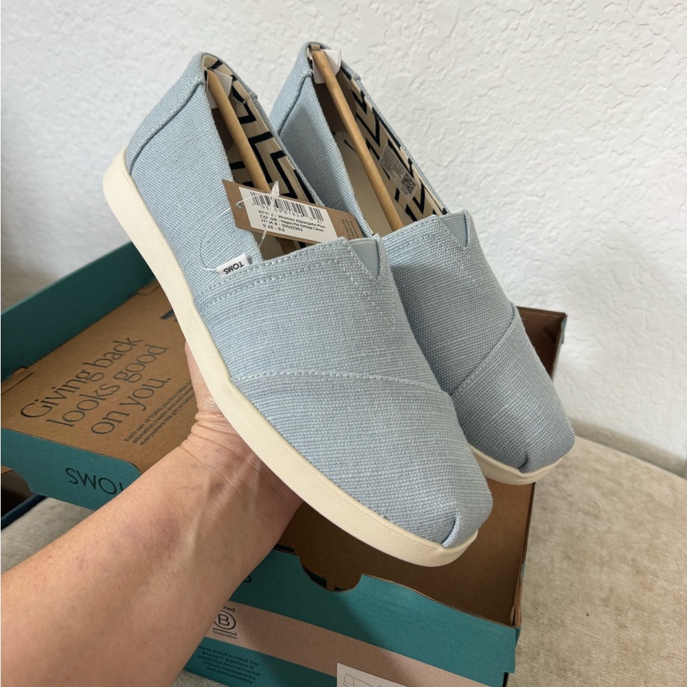 TOMS NWT Women's Alpargata Plus in Niagara Mist Heritage Canvas- size 9.5